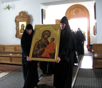 Внесение Тихвинской иконы Божией Матери в Свято-Евфросиниевский храм Внесение Тихвинской иконы Божией Матери в Свято-Евфросиниевский храм